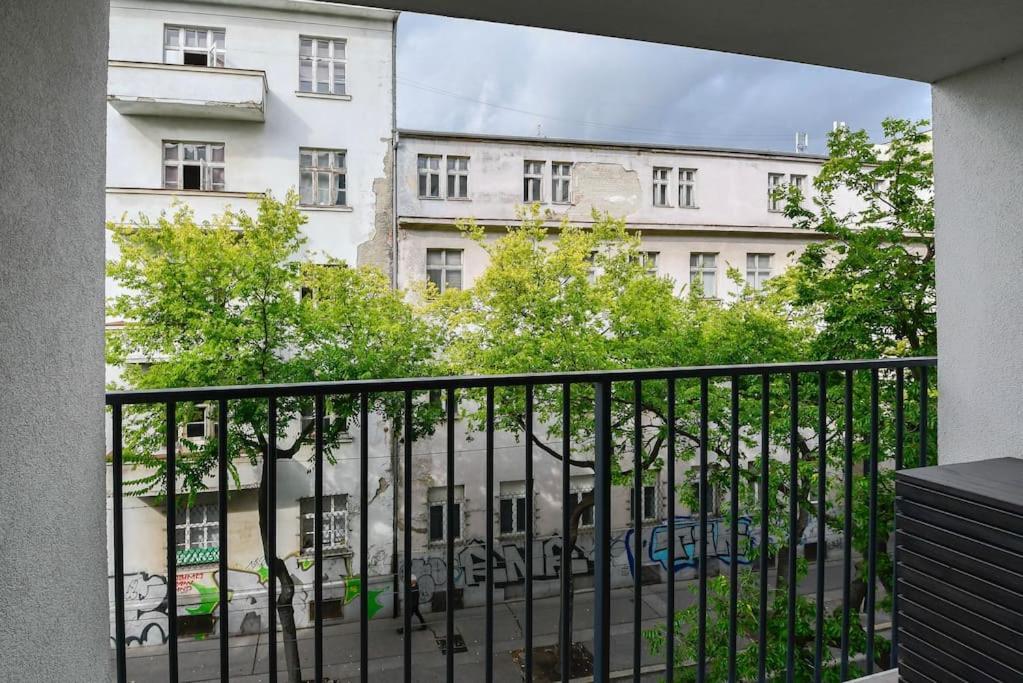 New Modern Apartment In City Center Bratislava Exterior foto